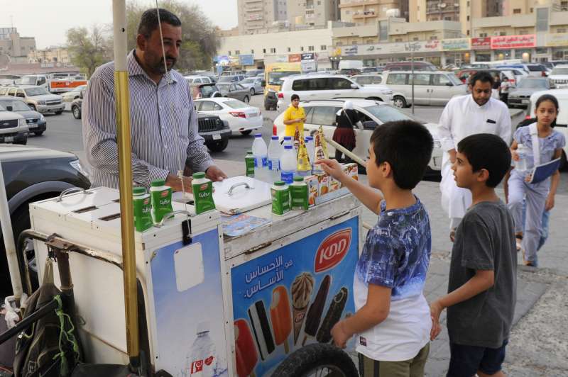 وقف تجديد تراخيص عربة «الايس كريم» بناء على قرار وزارة الداخلية والبلدية وهيئة الغذاء